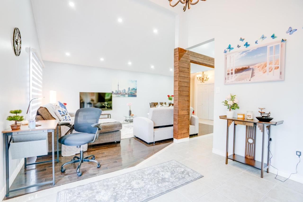 Furnished Family Home Near Toronto - Great Location Game Room - Backyard - Parking & Self Checkin Pickering Exteriör bild