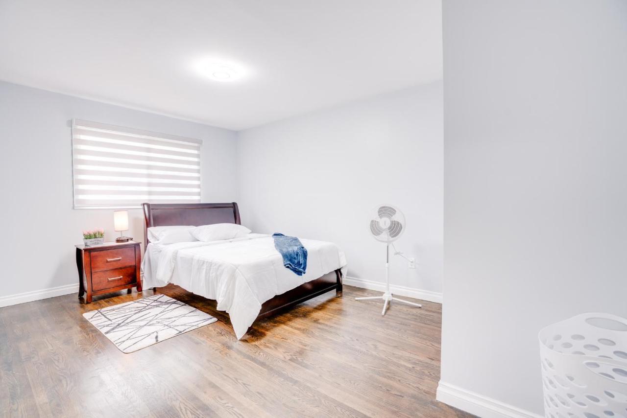 Furnished Family Home Near Toronto - Great Location Game Room - Backyard - Parking & Self Checkin Pickering Exteriör bild
