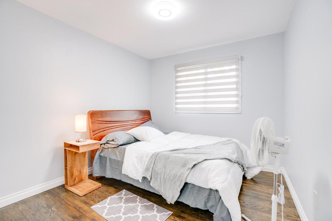 Furnished Family Home Near Toronto - Great Location Game Room - Backyard - Parking & Self Checkin Pickering Exteriör bild
