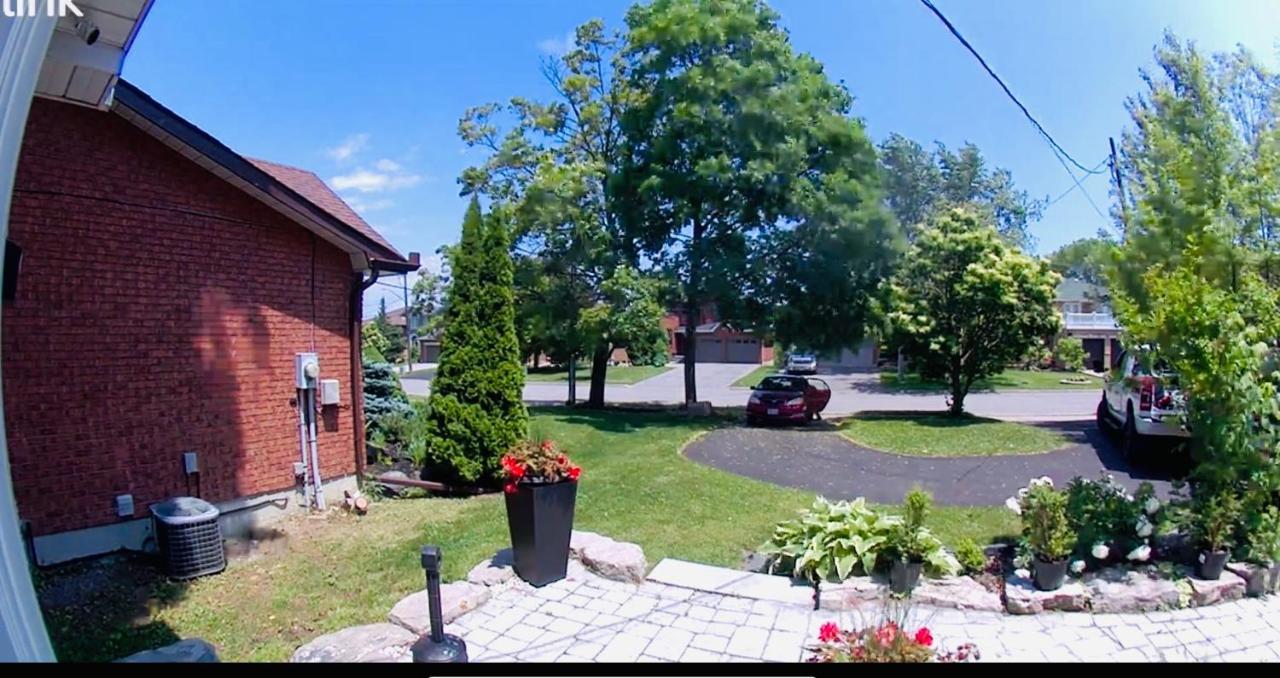 Furnished Family Home Near Toronto - Great Location Game Room - Backyard - Parking & Self Checkin Pickering Exteriör bild